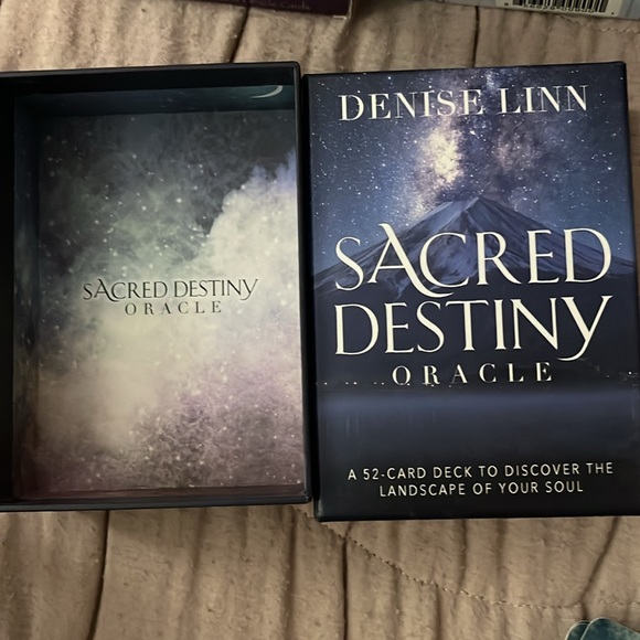 Sacred destiny Oracle deck - Picture 2 of 6